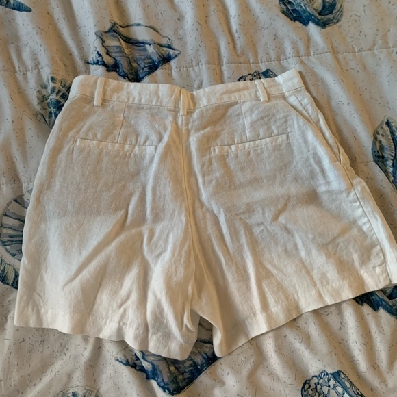 Lilly Pulitzer Resort White Linen Shorts NWT size 6 - Picture 2 of 4